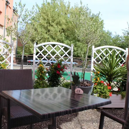 Hotel Restaurant Crystal 3*