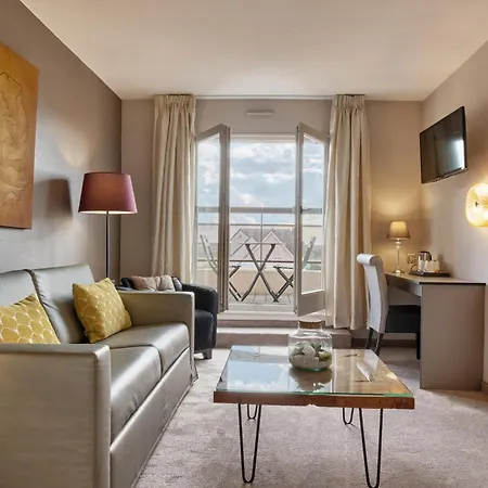 ホテル Restaurant Crystal エルスタン