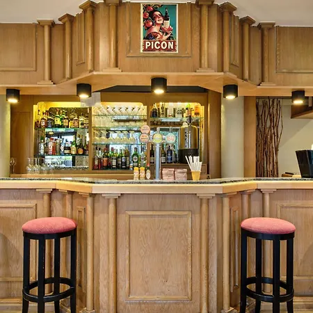 Hotel Restaurant Crystal 3*