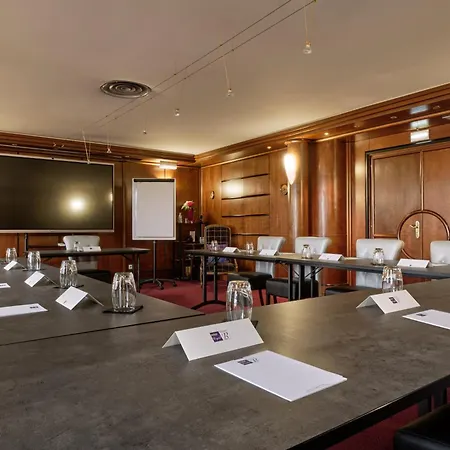 ホテル Restaurant Crystal エルスタン