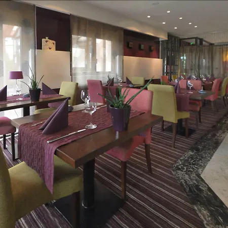 Restaurant Crystal Hotel 3*